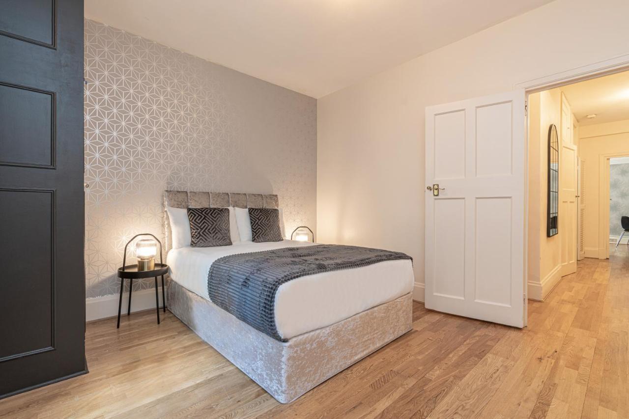 Charming 2 Bedroom Flat In Kensington High Street London Exteriör bild