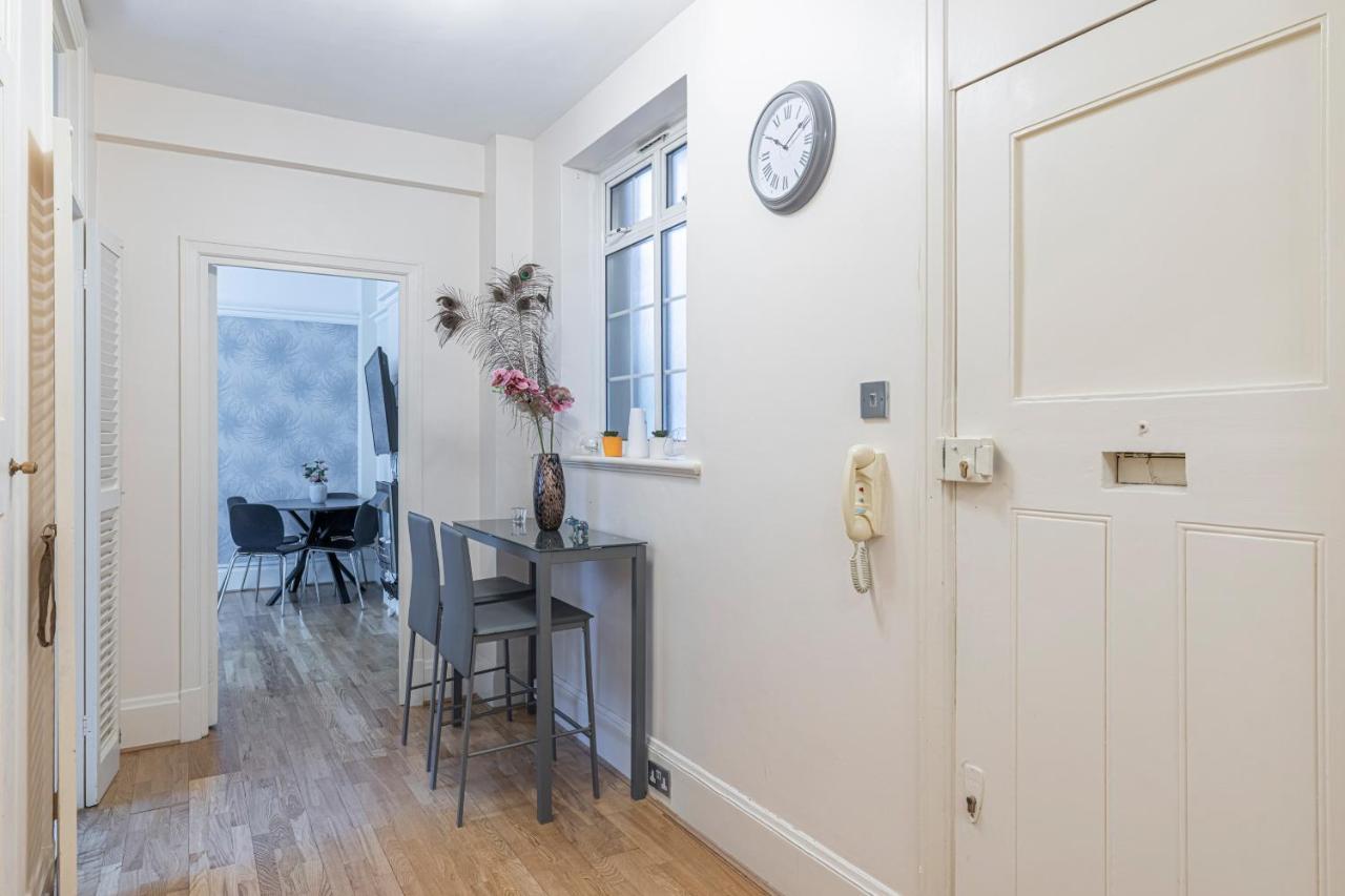 Charming 2 Bedroom Flat In Kensington High Street London Exteriör bild