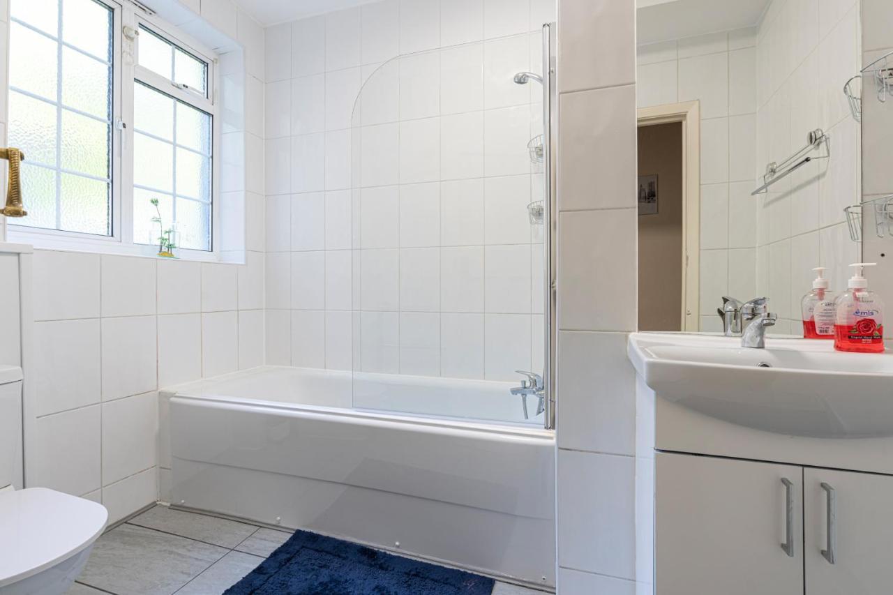 Charming 2 Bedroom Flat In Kensington High Street London Exteriör bild