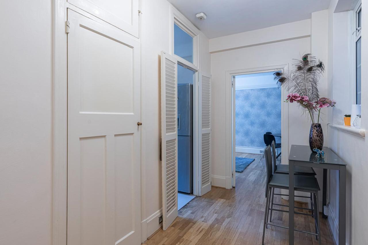 Charming 2 Bedroom Flat In Kensington High Street London Exteriör bild